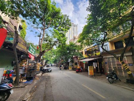 Bán nhà 4 tầng Phố Dương Lâm , Dt 105m, Mt 4.1m, Dài 26m, Đường 10m, Giá 30,5 tỷ . Lh 0784.238.666