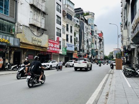 Bán nhà 8T phố Nam Đồng ,Đống Đa, Dt 99m, Mt 4,2m, Dài 24m Đường 30m, Giá 54 tỷ . Lh 0784.238.666