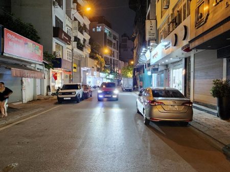 Bán nhà 6T phố Nguyễn Hy Quang ,Đống Đa, Dt 44m, Mt 5,2m, Dài 11m Đường 10m, Giá 26,5 tỷ . Lh 0784.238.666