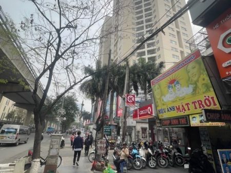 Bán nhà 4 tầng Phố Xuân Thủy, Dt 302m, Mt 3.8m, Dài 30m, Đường 40m, Giá 138 tỷ . Lh 0784.238.666