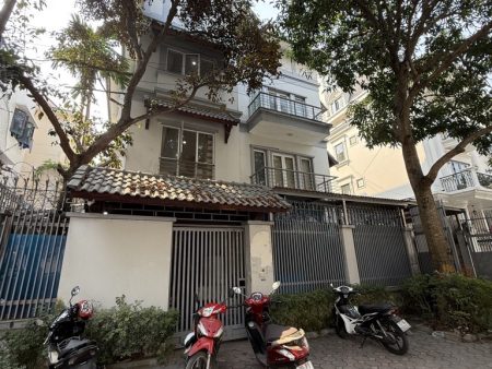 Bán Biệt Thự đơn lập 4 tầng Phố Thọ Tháp, Dt 189m, Mt 14m, Dài 14m, Đường 15m, Giá 85 tỷ . Lh 0784.238.666