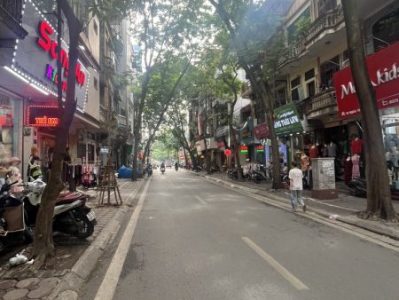 Bán nhà 4 tầng Phố Nghĩa Tân, Dt 47m, Mt 6,3m, Dài 7m, Đường 12m, Giá 32 tỷ . Lh 0784.238.666