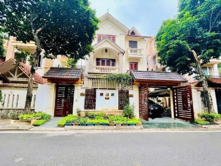 Bán Biệt Thự đơn lập 4 tầng, KĐT Bắc Linh Đàm , Dt 232m, Mt 12m, Dài 35m, Đường 12m, Giá 52 tỷ . Lh 0784.238.666