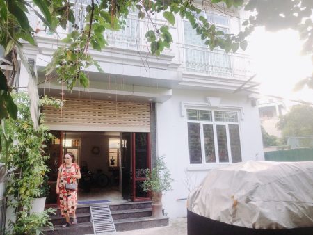 Bán nhà 5T phố Lạc Long Quân,Tây Hồ, Dt 140m, Mt 6m, Dài 23m , Đường 10m, Giá 38 tỷ . Lh 0784.238.666