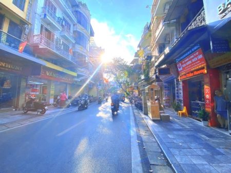 Bán nhà Vip Phố Cổ 140m-Hàng Bạc, 5 tầng, Mt 3.4m, giá 83 tỷ . Lh 0784.238.666