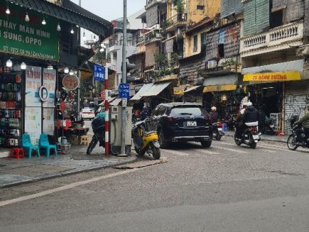 Bán nhà 2 tầng Phố Lãn Ông, Dt 72m, Mt 4.6m , đường ô tô 15m, giá 52 tỷ . Lh 0784.238.666