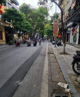 Bán nhà 2 tầng Phố Hàng Cót , Dt 165m, Mt 4.2m , Dài 35m, đường 10m, giá 68.5 tỷ . Lh 0784.238.666