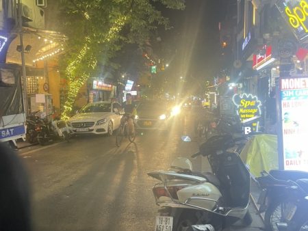 Bán nhà 4 tầng Hàng Buồm, Dt 170m , Mt 3.5 m, Dài 48m giá 125 tỷ .Lh 0784.238.666