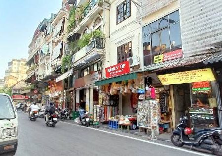 Bán nhà 3 tầng Phố Đào Duy Từ, Dt 56m, Mt 5.5 m, Dài 11m, Đường 20m, Giá 62 tỷ . Lh 0784.238.666