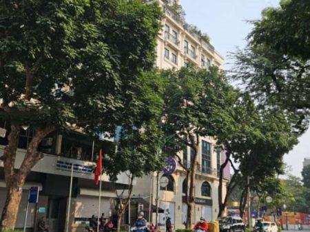 Bán nhà 2 tầng Phố Hàng Bài , Dt 2290m, Mt 37m, Dài 62m, Đường 30m, Giá 2290 tỷ . Lh 0784.238.666