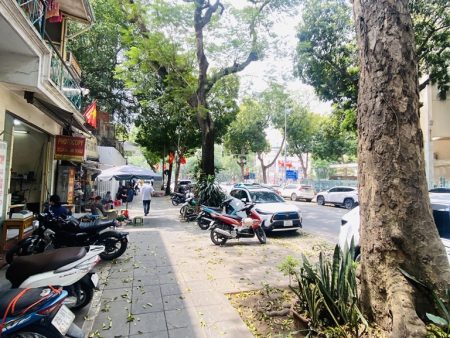 Bán nhà 2 tầng Phố Lê Thánh Tông, Dt 157m, Mt 4.2m, Dài 19m, Đường 25m, Giá 74 tỷ . Lh 0784.238.666