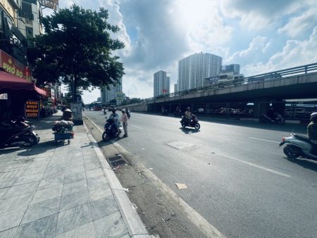 Bán nhà 3T phố Nguyễn Trãi ,Thanh Xuân, Dt 172m, Mt 3,4m, Dài 26m Đường 10m, Giá 55 tỷ . Lh 0784.238.666