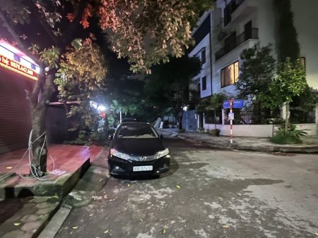 Bán Biệt Thự LK 4 tầng, Văn Khê , Dt 83m, Mt 5m, Dài 15m, Đường 20m, Giá 18 tỷ . Lh 0784.238.666