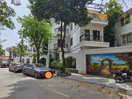 Bán Biệt Thự 4 tầng, Văn Phú, Hà Đông , Dt 180m, Mt 15m, Dài 12m, Đường 15m, Giá 55 tỷ . Lh 0784.238.666