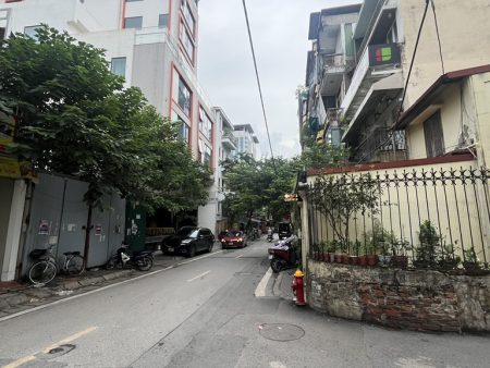 Bán nhà 3 tầng Phố Kim Mã Thượng , Dt 76m, Mt 5,1m, Dài 15m, Đường 10m, Giá 28,5 tỷ . Lh 0784.238.666